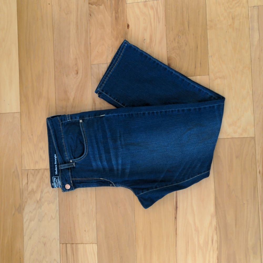 NWOT Levi Modern Straight jeans, size 18